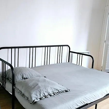 Cosy Studio, Proche Hec Et Gare Apartment